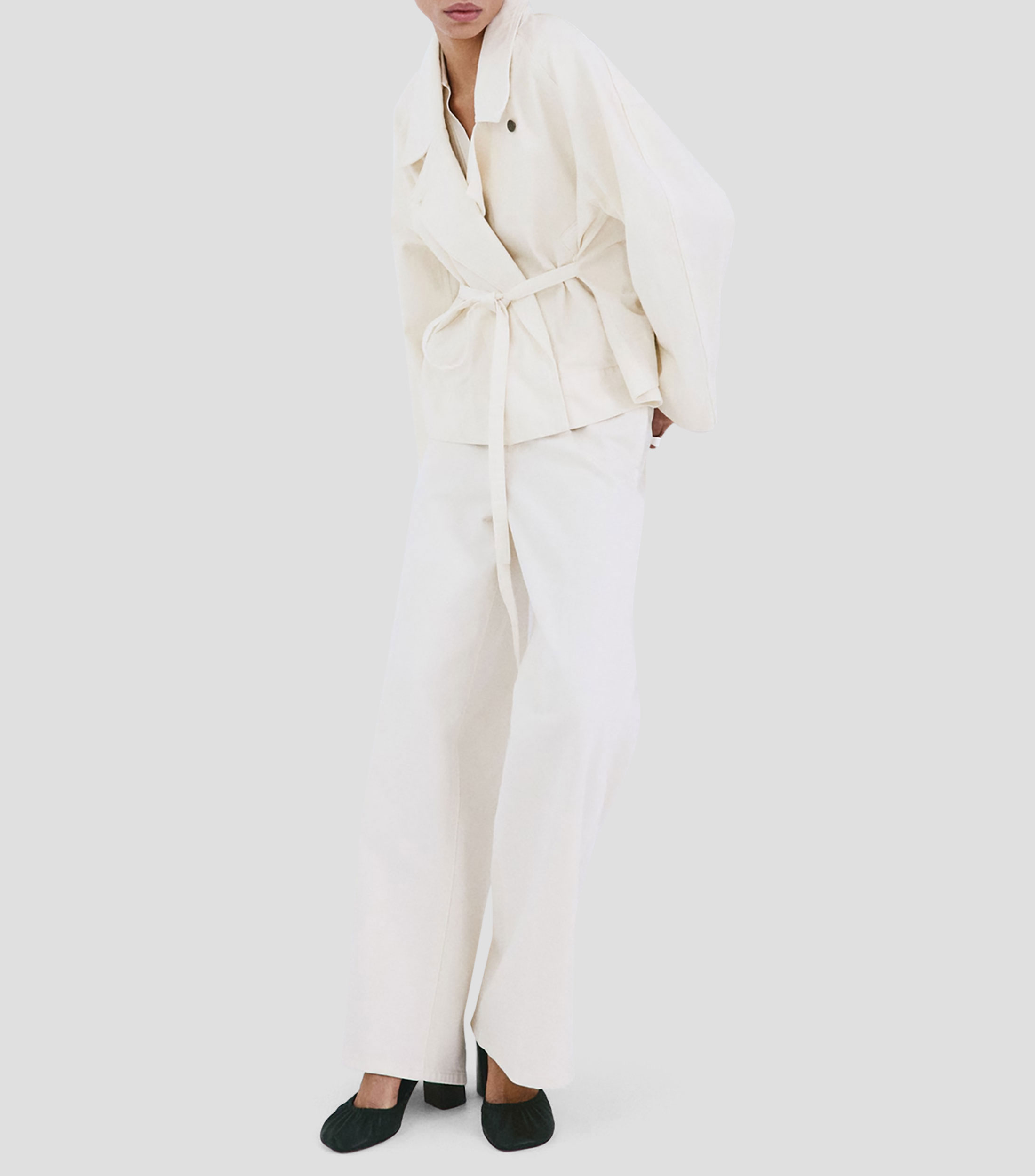 Gabardina corta con botonadura Mujer